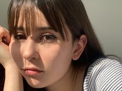 paulette655 - female with black hair and  small tits webcam at ImLive