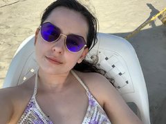 paulette655 - female with black hair and  small tits webcam at ImLive