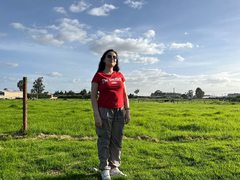 paulette655 - female with black hair and  small tits webcam at ImLive