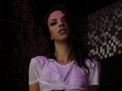 DenisseGray - female with brown hair webcam at LiveJasmin