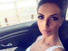 DenisseGray - female with brown hair webcam at LiveJasmin