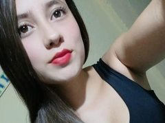 Perrlita - female with black hair webcam at ImLive