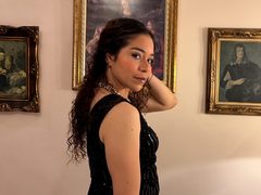 PervShaky - female with brown hair webcam at ImLive