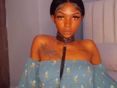 PetiteMalia from ImLive