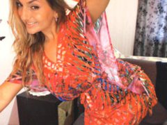 PreciousCoral - female with brown hair and  small tits webcam at ImLive