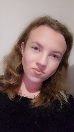 PrettyVoron - female with red hair and  big tits webcam at xLoveCam