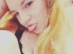 PrettyVoron - female with red hair and  big tits webcam at xLoveCam