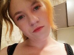 PrettyVoron - female with red hair and  big tits webcam at xLoveCam