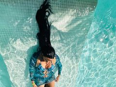 QueenSquirts - female with black hair and  big tits webcam at xLoveCam