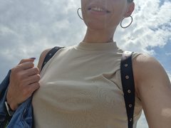 HotTeaseX from xLoveCam