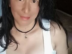 RachellHott - female with black hair and  big tits webcam at xLoveCam