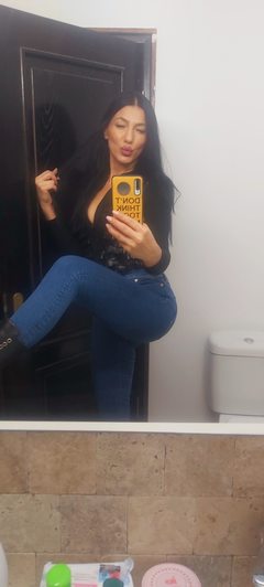 AnacondaWild - female with black hair webcam at LiveJasmin