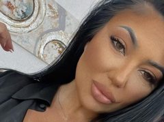 RenataHerrera - female with black hair and  big tits webcam at ImLive