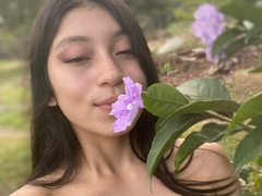 RosaAura69 - female webcam at ImLive