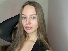 RosieLun - female with brown hair and  big tits webcam at LiveJasmin