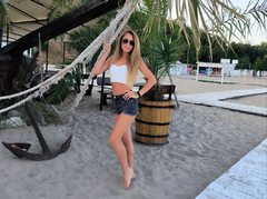 RoxyFox18x00 - blond female webcam at ImLive