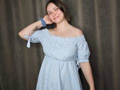 RunaLuna - female webcam at ImLive