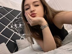 SabrinaLoveee - female with brown hair webcam at ImLive