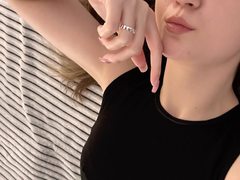 SabrinaLoveee - female with brown hair webcam at ImLive