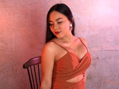 Samantha_Gray - female with brown hair and  small tits webcam at ImLive