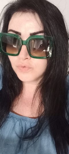 SarahCopper - female with black hair and  big tits webcam at LiveJasmin