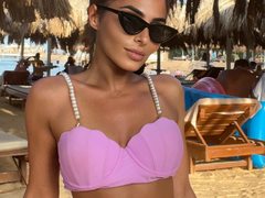 SarahSkye - female with brown hair webcam at xLoveCam