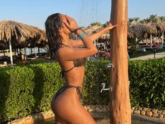 SarahSkye - female with brown hair webcam at xLoveCam