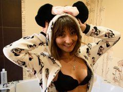 SarraJoyy - female with brown hair webcam at LiveJasmin