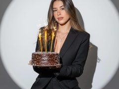 SashaCollins - female with brown hair and  small tits webcam at ImLive