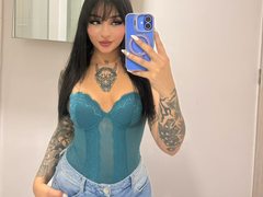 ScarlettWalker_ - female with black hair webcam at ImLive