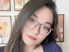 Selena246 - female with brown hair and  small tits webcam at ImLive