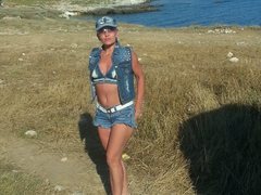 SexxyIrinka - blond female webcam at ImLive