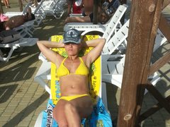 SexxyIrinka - blond female webcam at ImLive