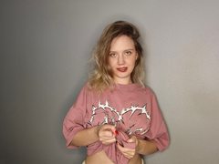 SexyNadiXS from ImLive