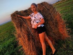 ShinnyTara - blond female with  big tits webcam at xLoveCam