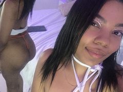 SiennaJackson - female with black hair webcam at ImLive