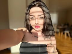 SinfulKittenn - female with brown hair webcam at ImLive