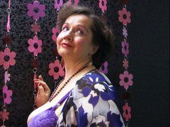 MaturMilf - female with brown hair and  big tits webcam at xLoveCam