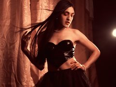 SkiperWalton - female with black hair webcam at ImLive