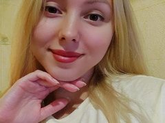 AliceSmiles - blond female webcam at xLoveCam