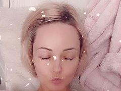 SophieCrach - blond female with  big tits webcam at ImLive