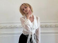 SonuPop - female with red hair webcam at LiveJasmin