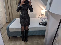 SquirtPartyXX - female with brown hair and  small tits webcam at ImLive