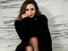 Stacy_Ms - female with brown hair webcam at ImLive