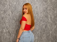 SteffyxCruz - female with brown hair webcam at ImLive