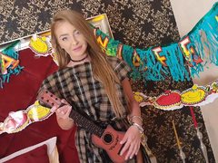 AlleBlake - female with brown hair webcam at ImLive
