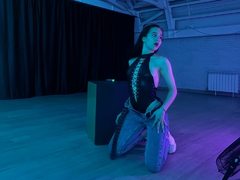 Stesha_Ray - female with brown hair webcam at ImLive