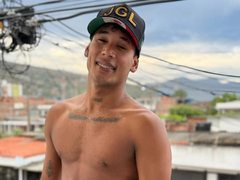 Straight_latinX from ImLive