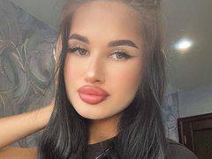 SugarLipsX - female webcam at ImLive