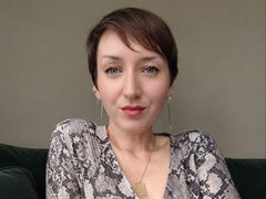 Sunniva - female webcam at ImLive